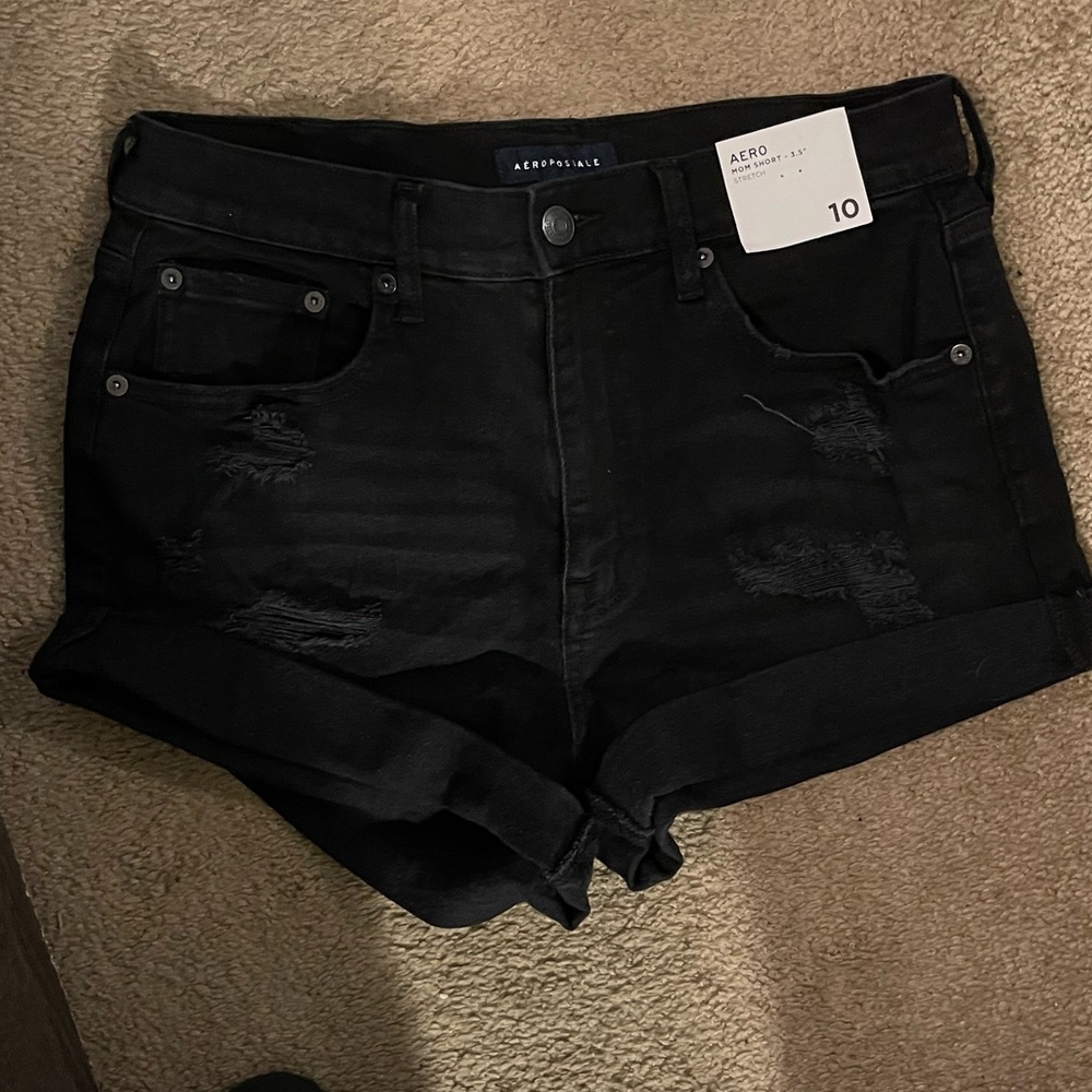 NWT AERO Shorts Sz 10 Black